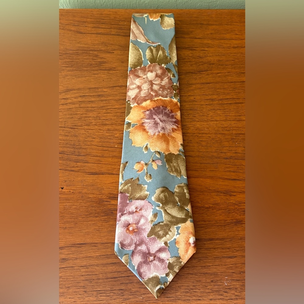 Beautiful Christian Dior Floral Neck Tie
